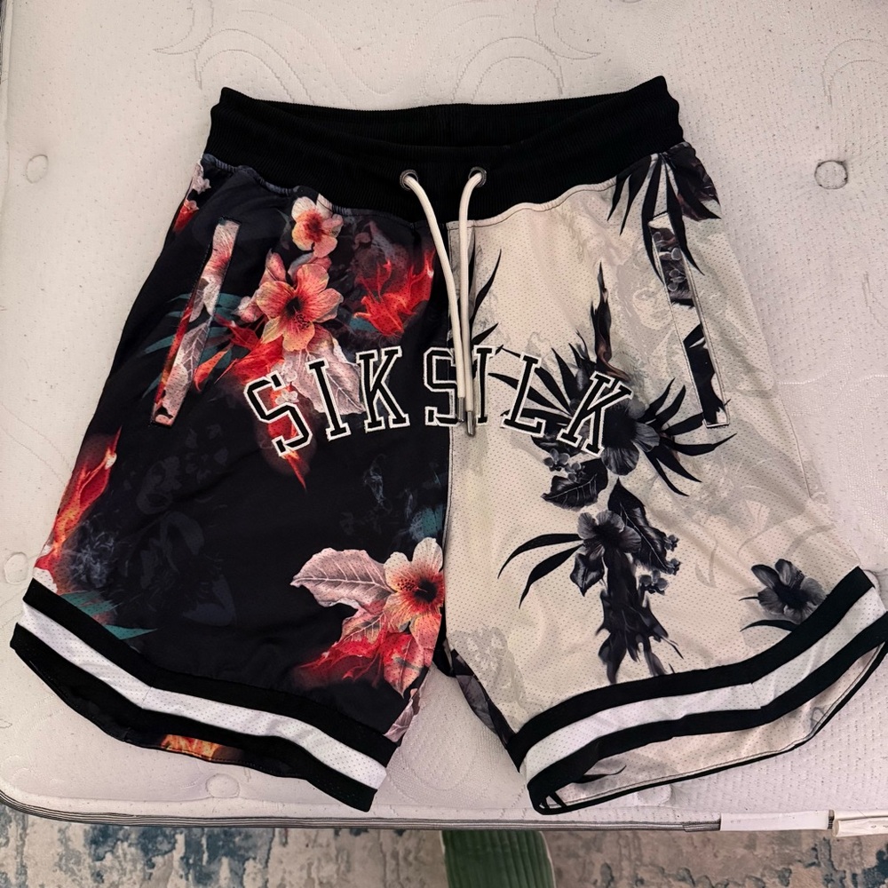 SikSilk Men's Tropical Print Athletic Shorts - Black and White